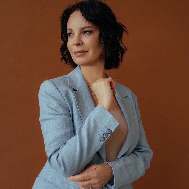 Елена Мельник риелтор и клиент Салона Хоттабыч