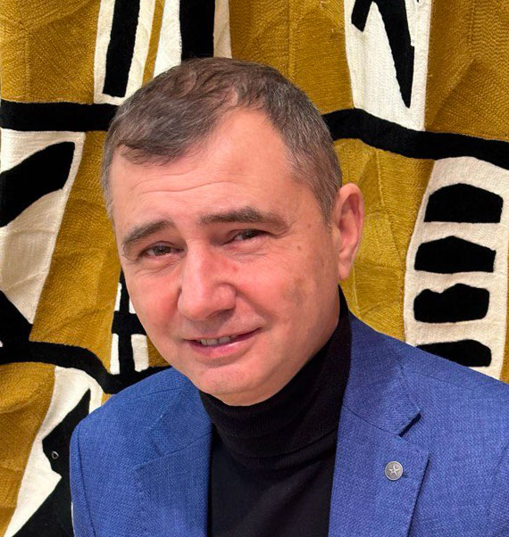 Карен Дирочьян эксперт в области ковров и владелец Салона Хоттабыч