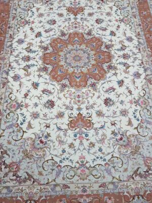 Tabriz apricot capret